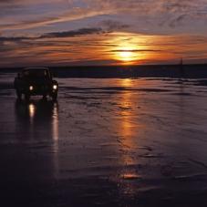 On the frozen Mackenzie River (Dehcho) near Fort Providence (Zhahtı Kųę), January 1986.