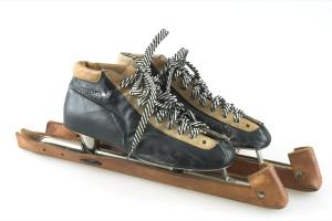 Speed skates